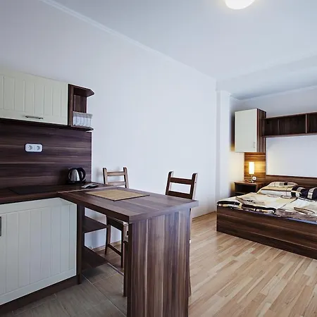 Apartment Kocsis Es *
